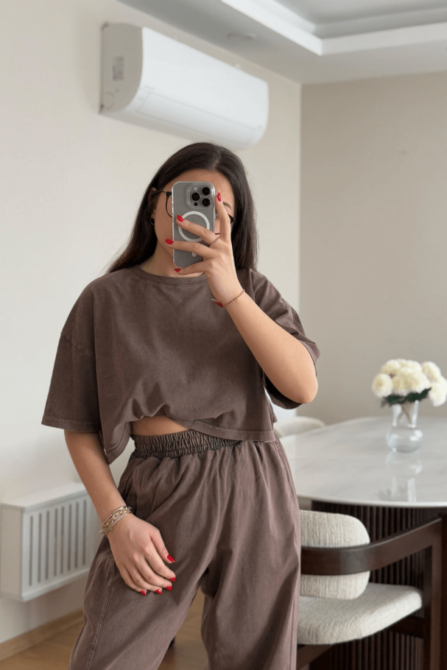 Kahverengi Yıkamalı Kısa Kollu Eşofman Takımı