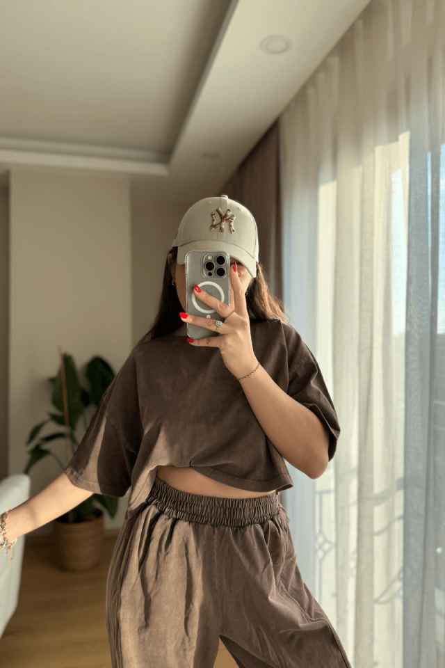 Kahverengi Yıkamalı Kısa Kollu Eşofman Takımı