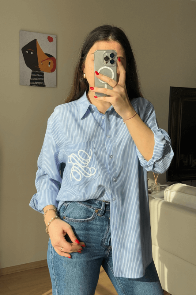 Mavi Çizgili Cep İşlemeli Gömlek