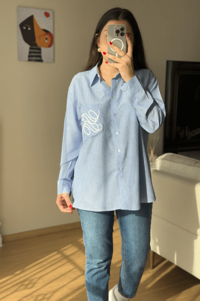 Mavi Çizgili Cep İşlemeli Gömlek