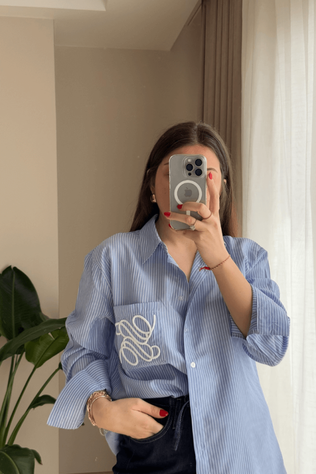 Mavi Çizgili Cep İşlemeli Gömlek