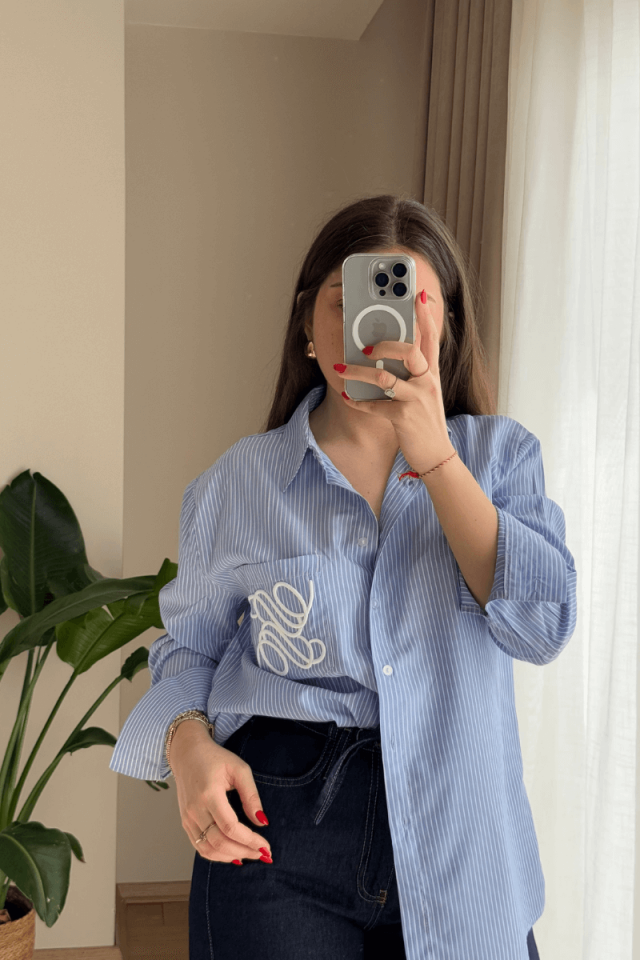 Mavi Çizgili Cep İşlemeli Gömlek