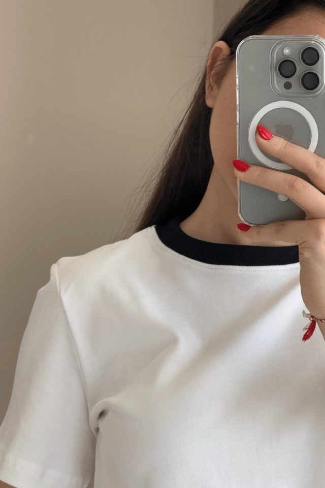 Beyaz Marka Model Bisiklet Yaka Tişört