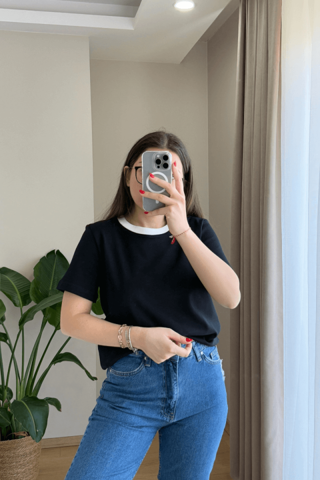 Siyah Marka Model Bisiklet Yaka Tişört