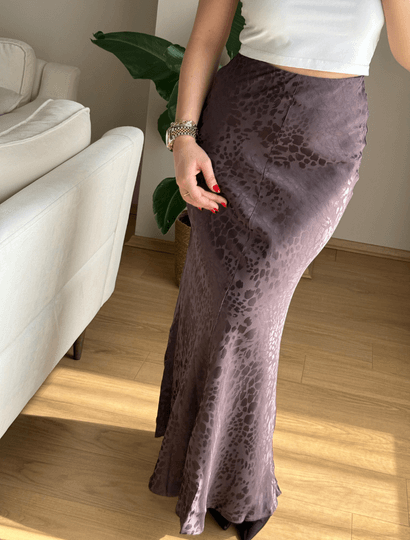 Kahverengi Jakar Saten Viskon Etek