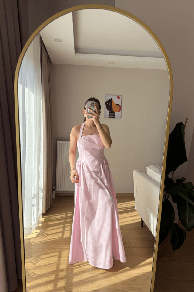 Pembe Boyundan Askılı Elbise