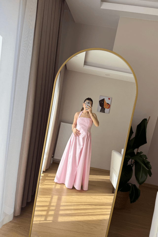 Pembe Boyundan Askılı Elbise