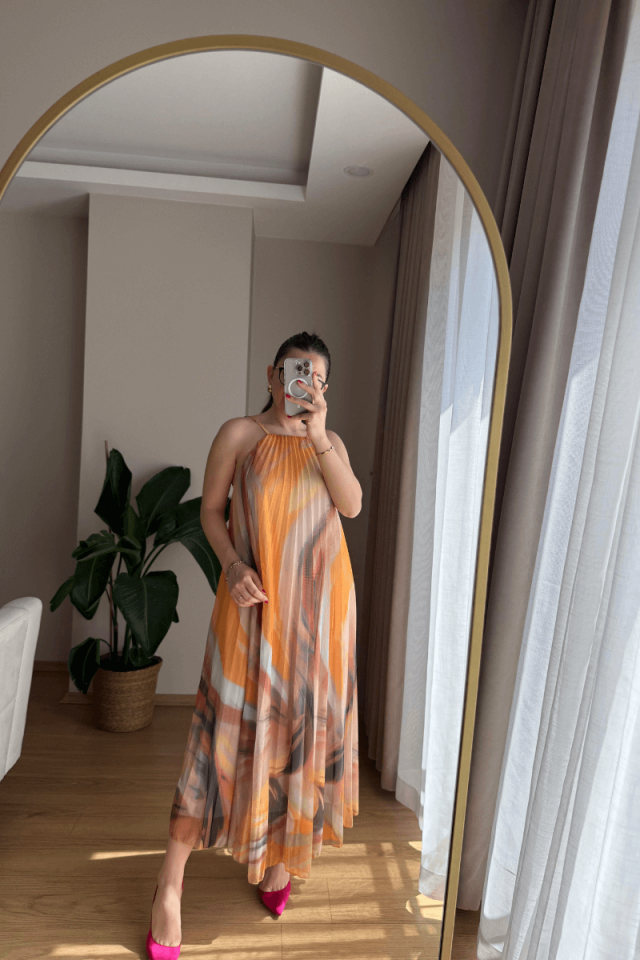 Renk Geçişli İnce Askılı Piliseli Uzun Elbise