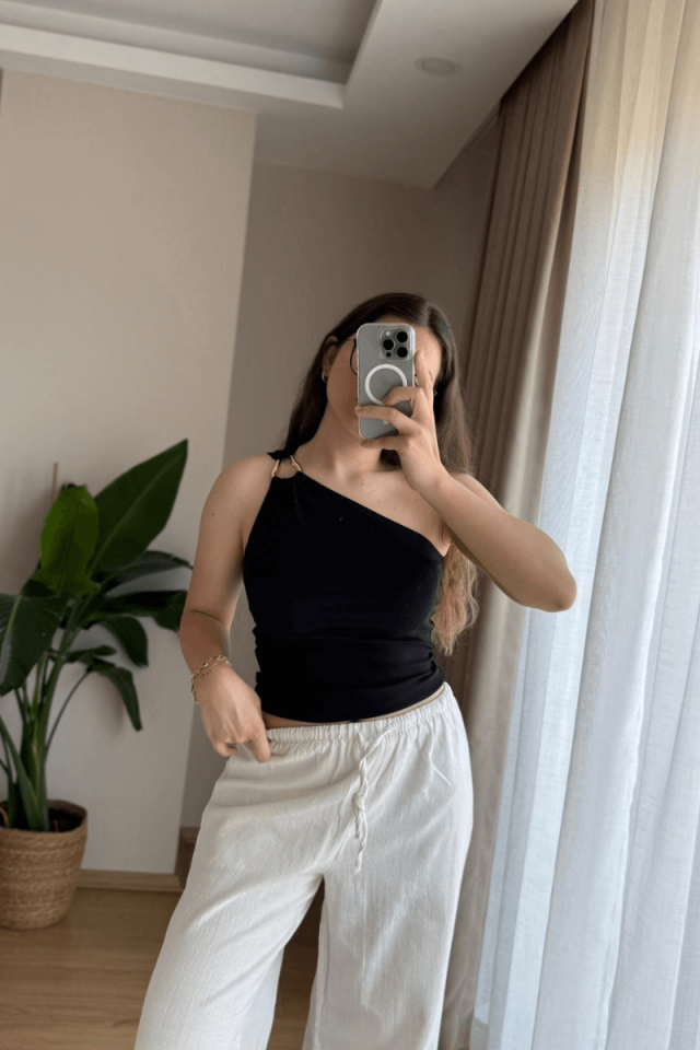 Siyah Tek Omuzlu Gold Detaylı Bluz