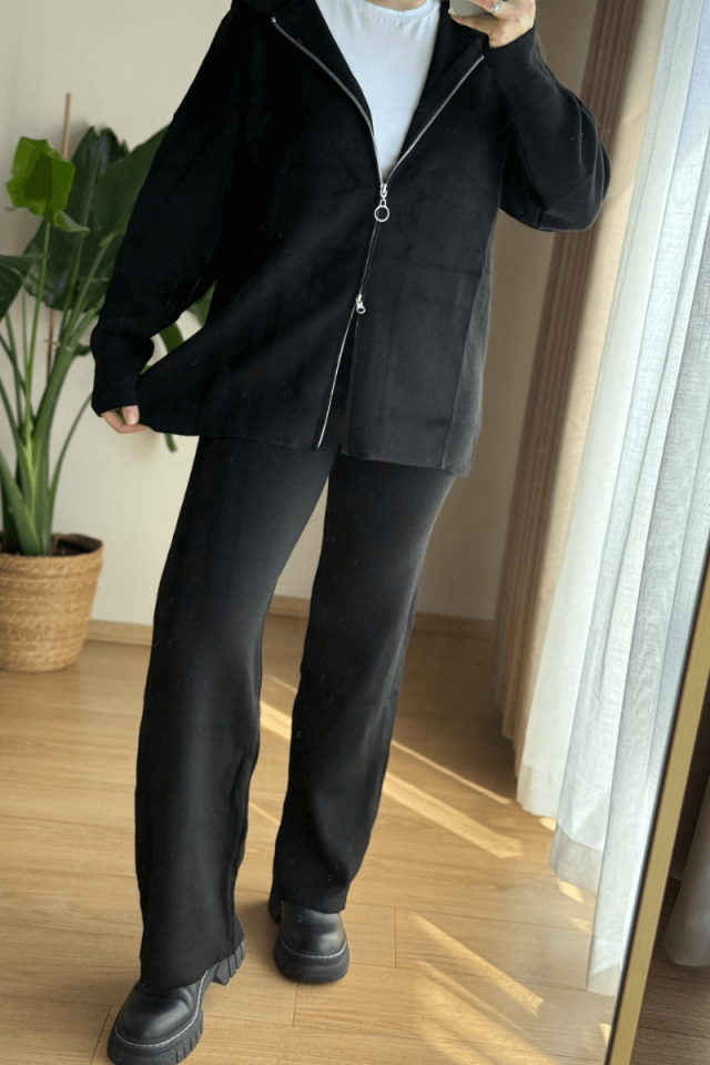 Siyah Triko Hırkalı Takım