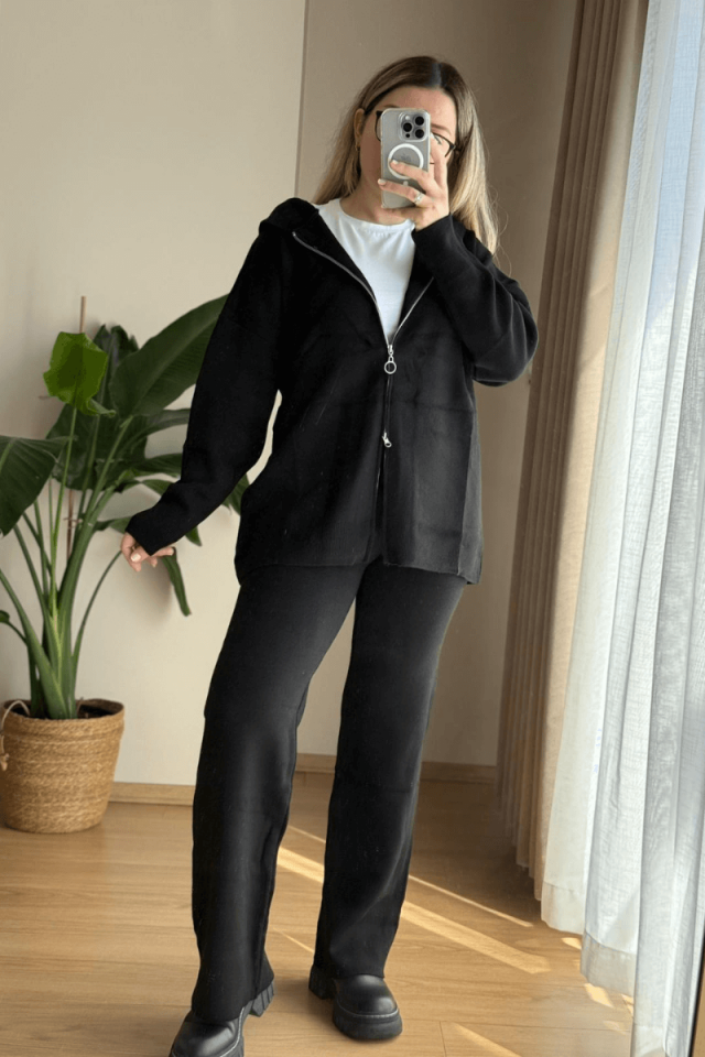 Siyah Triko Hırkalı Takım