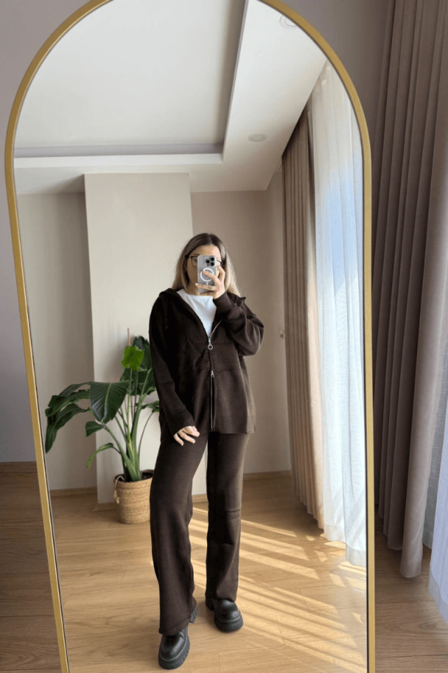 Acı Kahve Triko Hırkalı Takım