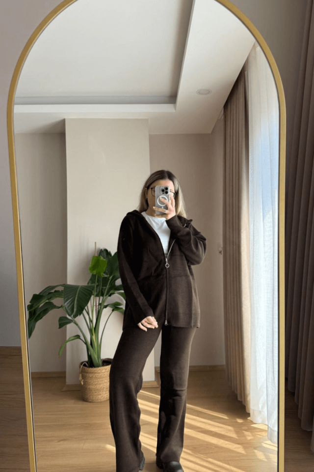 Acı Kahve Triko Hırkalı Takım