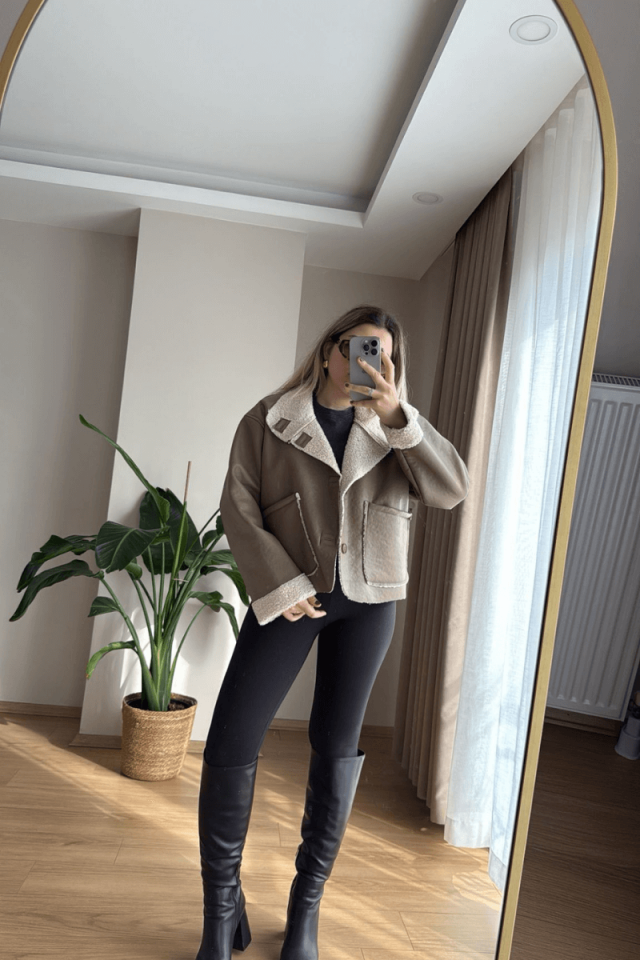 İçi Kürklü Vizon Deri Ceket﻿ (Oversize)