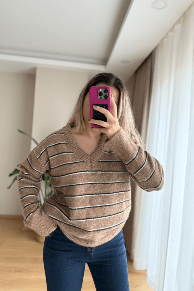 Camel V Yaka Çizgili Kazak