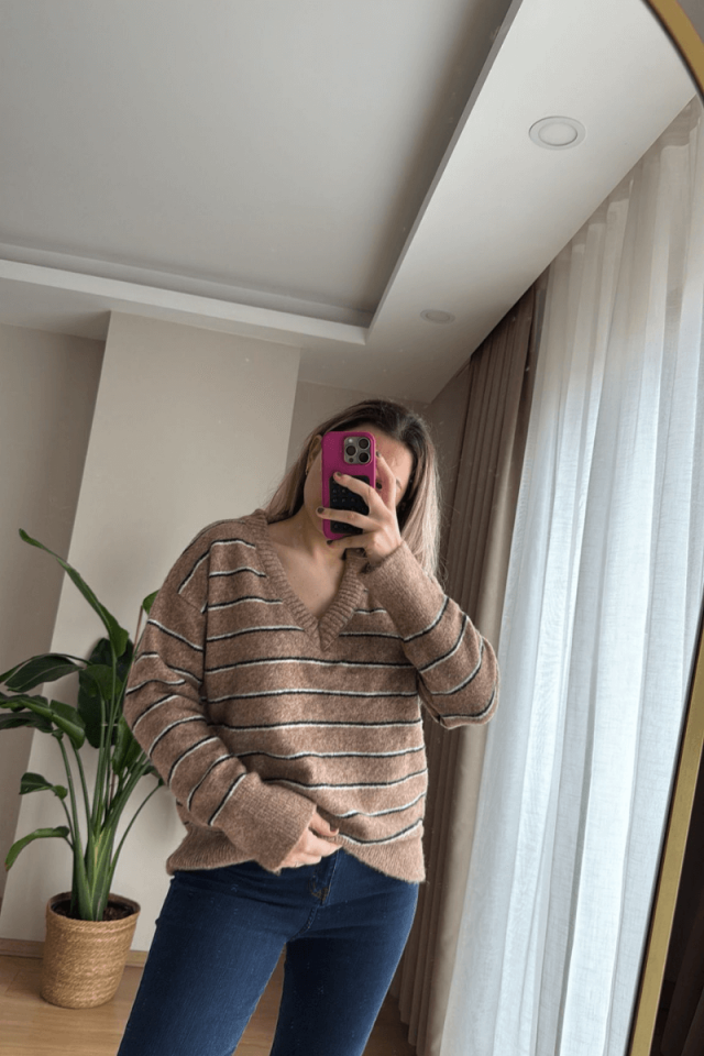 Camel V Yaka Çizgili Kazak