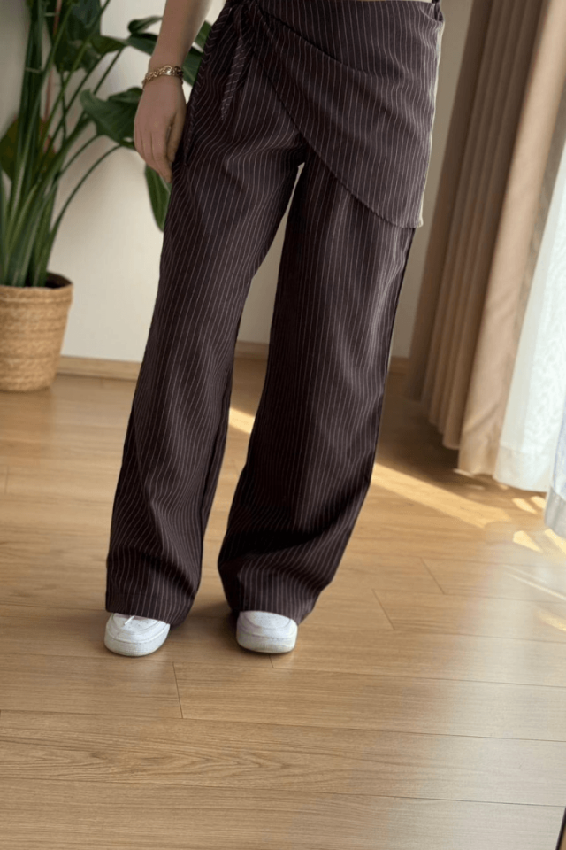 Kahverengi Çizgili Pantolon