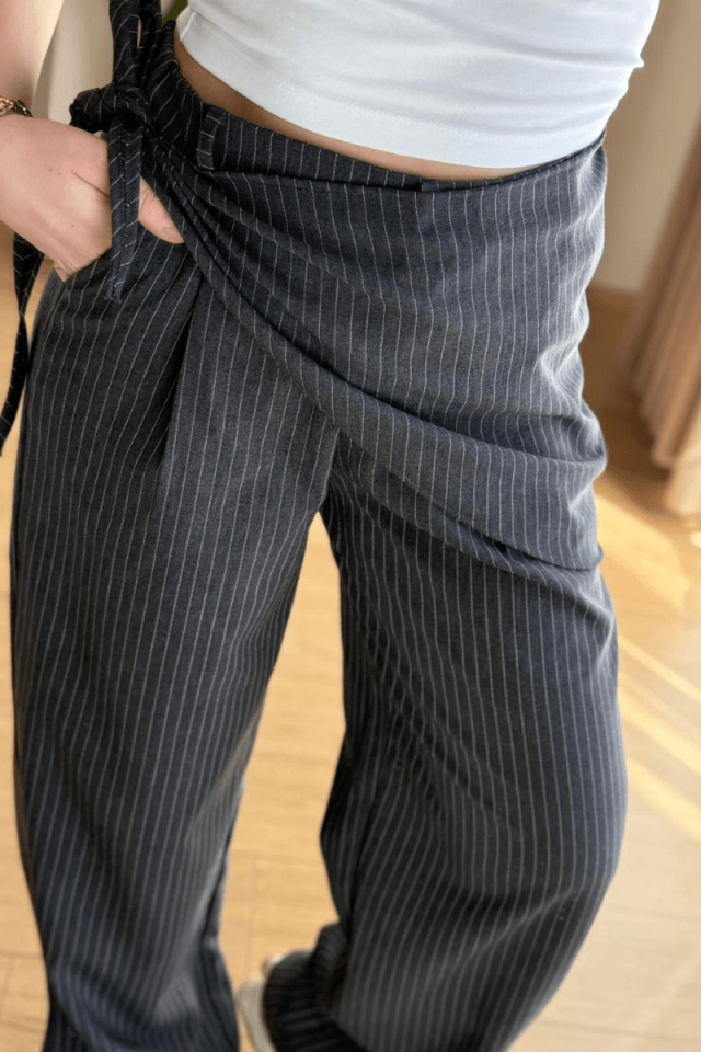 Gri Çizgili Pantolon