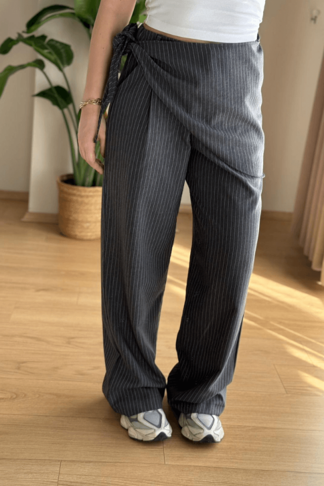 Gri Çizgili Pantolon